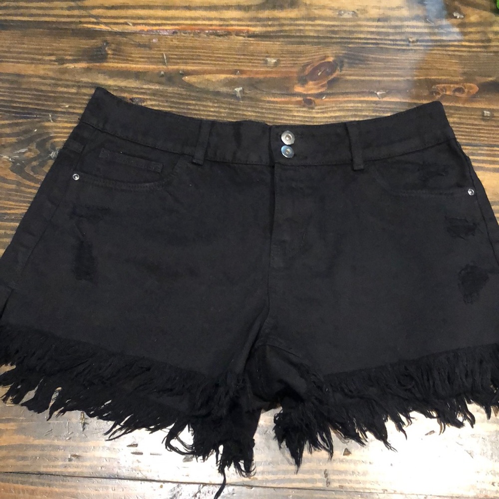 True Craft size 13 Black raw hem shorts